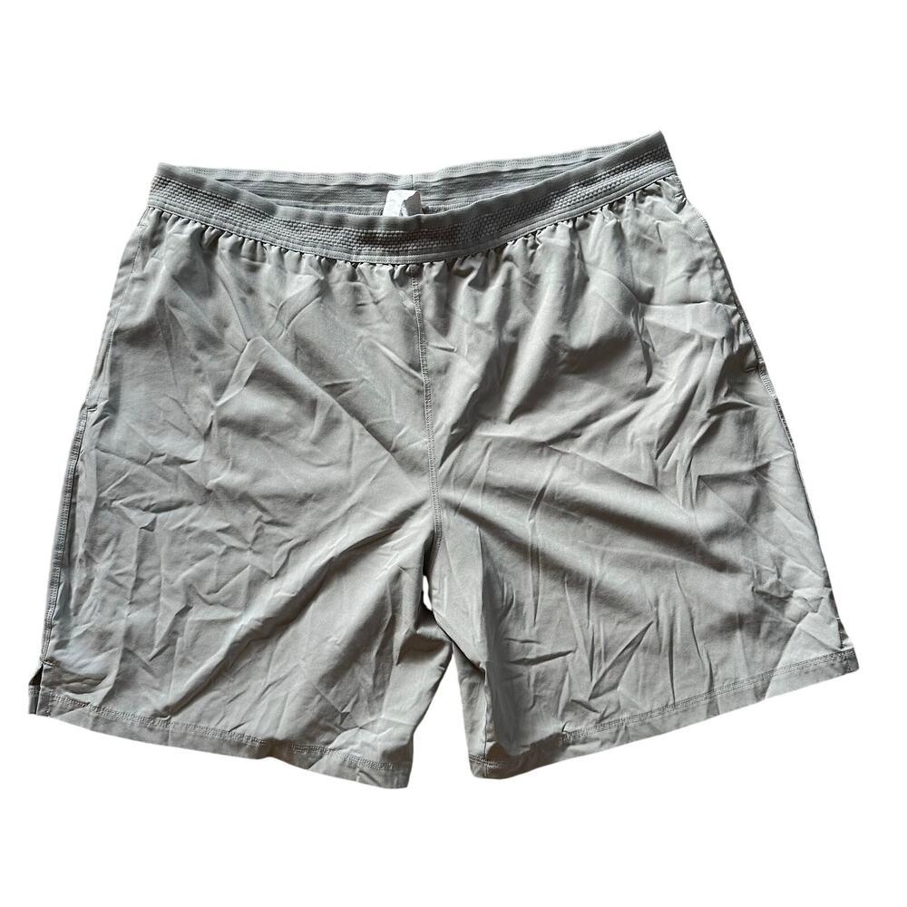 Fabletics Men's Athletic Shorts Lined Light Gray Size XXLarge 7" Inseam